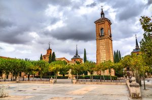 santa-maria-tower-in-alcala-de-henares-near-madrid-spain