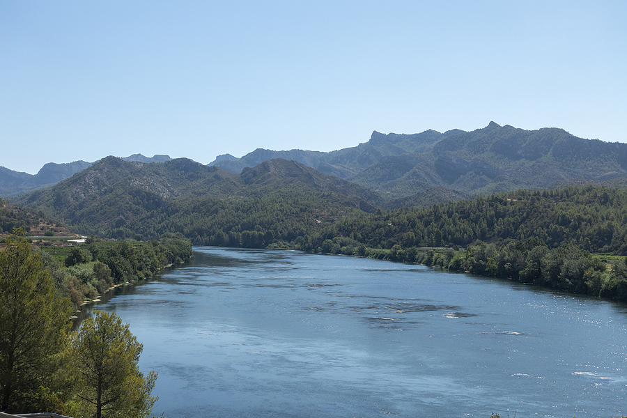 the-ebro-river-next-to-the-greenway-of-tarragona