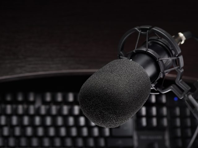 black-studio-condenser-microphone-other-computer-keyboard-podca