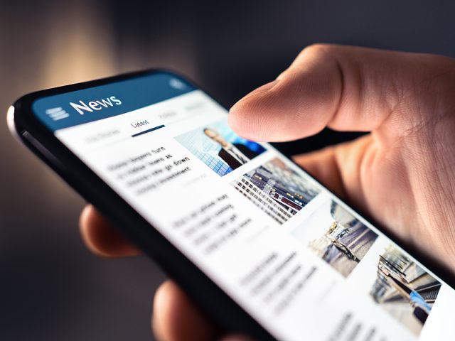 news-feed-in-phone-watching-and-reading-latest-online-articles