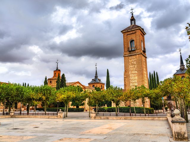 santa-maria-tower-in-alcala-de-henares-near-madrid-spain