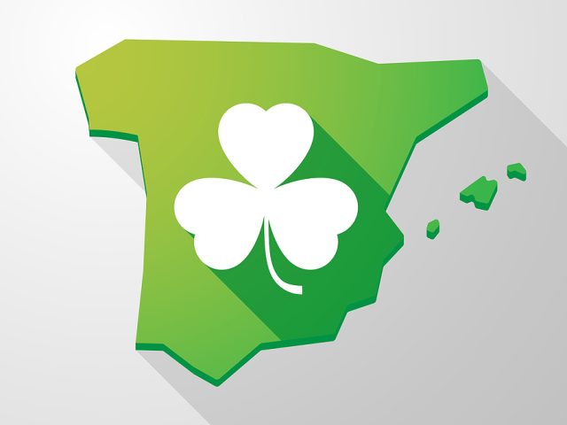 spain-icon-with-a-clover