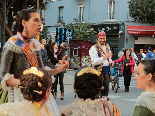 valencia-spain-march-12-2018-women-falleras-majors-of-valenc